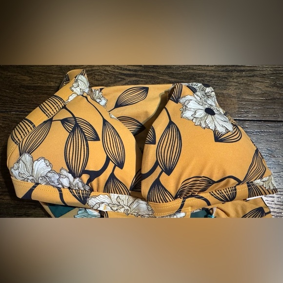 WET Designer Swimwear Marigold One Piece Cutout Sexy Swimsuit Size Medium NWT - Picture 9 of 9